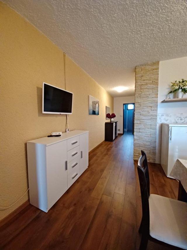 Apartmani Rina Kadumi Exterior foto