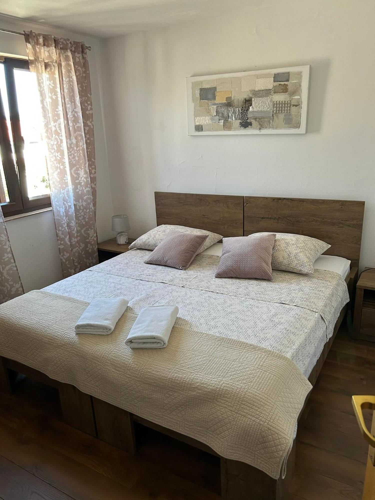 Apartmani Rina Kadumi Exterior foto